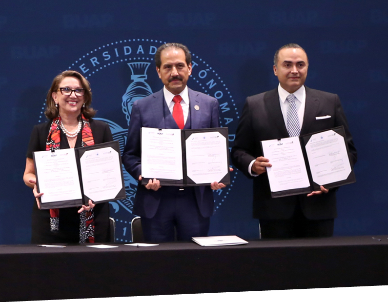 Firma del convenio de Colaboración entre La BUAP, La SEGIB y La Auditoría Puebla